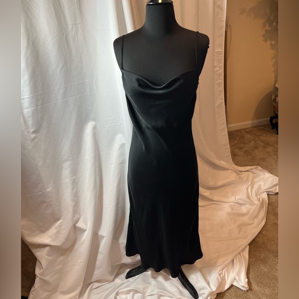 Stunning Zara slip dress in black!